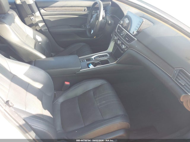 1HGCV2F95JA003859 Honda Accord Touring 2.0t