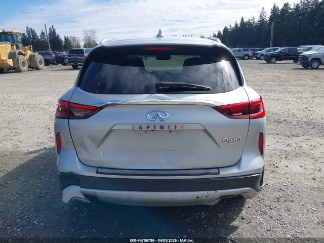 3PCAJ5M18KF137113 Infiniti Qx50 Luxe