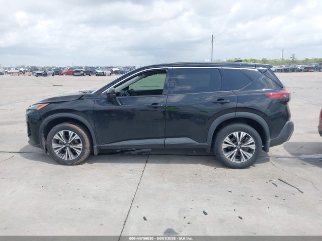 JN8AT3BA6MW018108 Nissan Rogue Sv Fwd