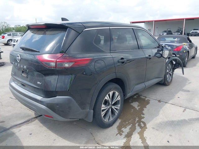 JN8AT3BA6MW018108 Nissan Rogue Sv Fwd