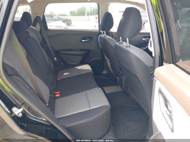 JN8AT3BA6MW018108 Nissan Rogue Sv Fwd