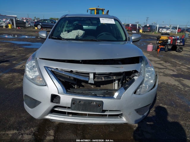 44756831 :رقم المزاد ، 3N1CN7AP1JL831260 vin ، 2018 Nissan Versa 1.6 S+ مزاد بيع
