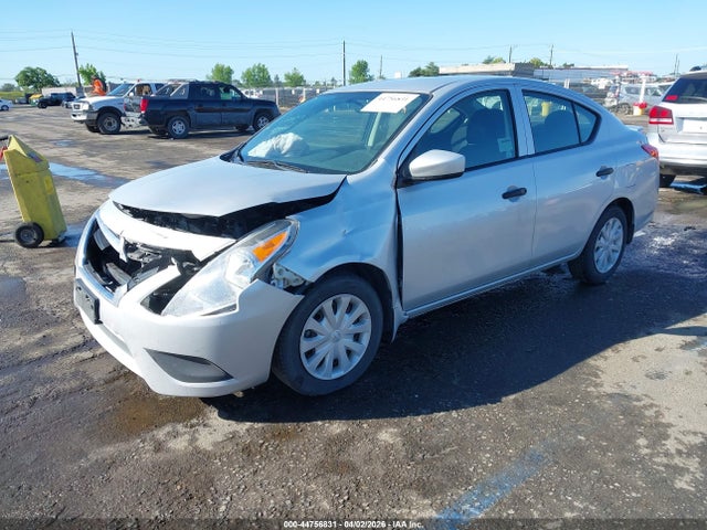 44756831 :رقم المزاد ، 3N1CN7AP1JL831260 vin ، 2018 Nissan Versa 1.6 S+ مزاد بيع