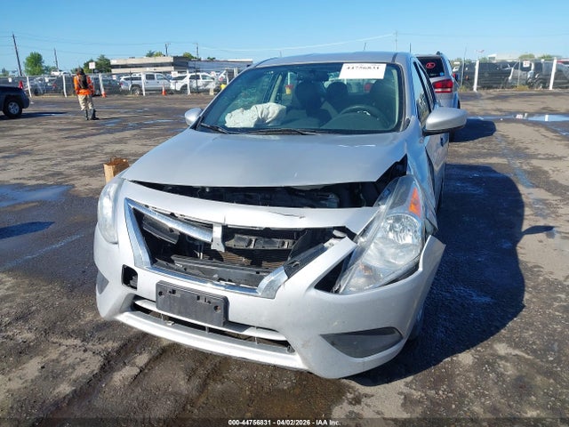 44756831 :رقم المزاد ، 3N1CN7AP1JL831260 vin ، 2018 Nissan Versa 1.6 S+ مزاد بيع