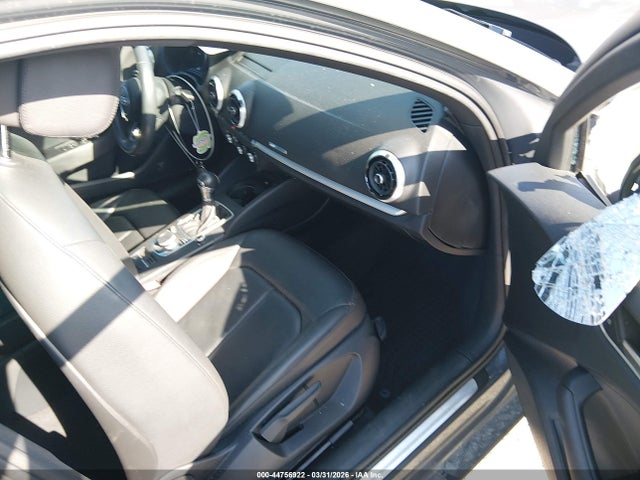 Продаж на аукціоні авто 2018 Audi A3 2.0t Premium, vin: WAUAUGFF8J1040350, номер лоту: 44756922