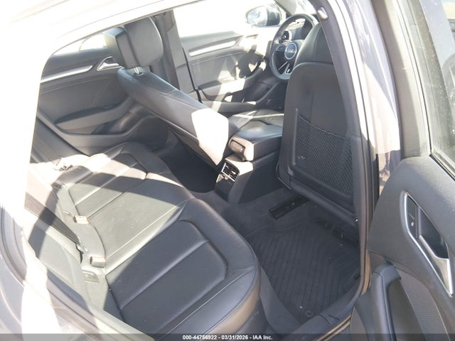Продаж на аукціоні авто 2018 Audi A3 2.0t Premium, vin: WAUAUGFF8J1040350, номер лоту: 44756922
