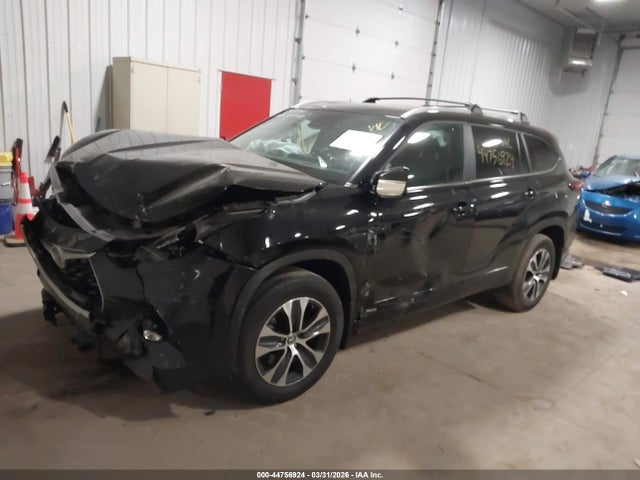 44756924 :رقم المزاد ، 5TDKBRCH6PS602269 vin ، 2023 Toyota Highlander Hybrid Xle مزاد بيع