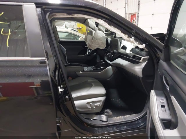 44756924 :رقم المزاد ، 5TDKBRCH6PS602269 vin ، 2023 Toyota Highlander Hybrid Xle مزاد بيع