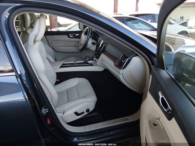 YV4102RK2J1017752 Volvo Xc60 T5 Momentum
