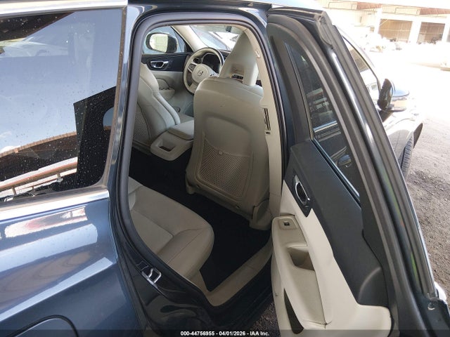 YV4102RK2J1017752 Volvo Xc60 T5 Momentum