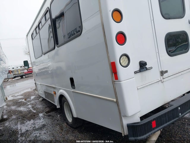 Ford E-450 Cutaway 2017 1FDFE4FS1HDC57311 Image 17