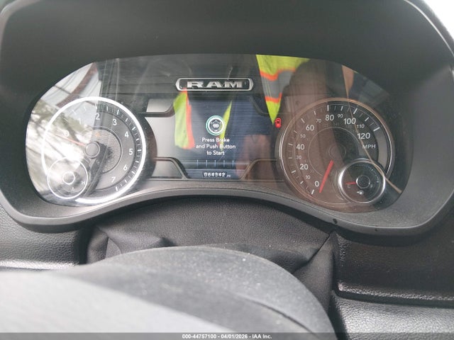 44757100 :رقم المزاد ، 1C6RRFFG6KN703975 vin ، 2019 Ram 1500 Big Horn/lone Star  4x4 5'7 Box مزاد بيع