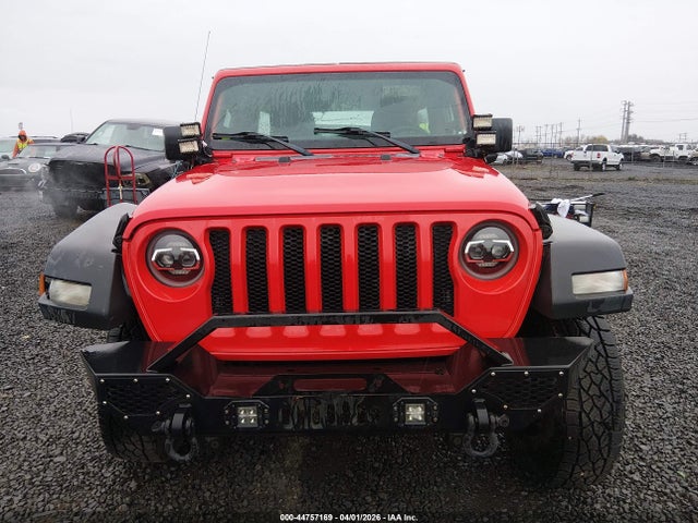 1C4HJXDG1JW183035 Jeep Wrangler Unlimited Sport 4x4