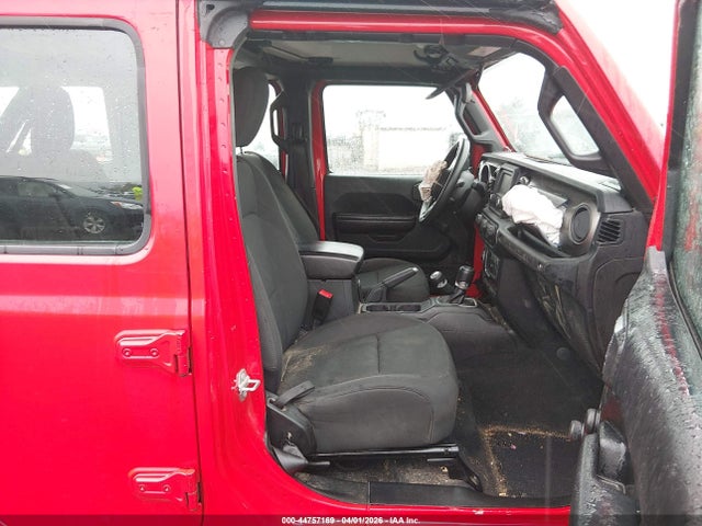 1C4HJXDG1JW183035 Jeep Wrangler Unlimited Sport 4x4
