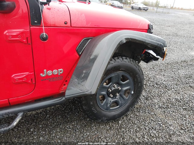 1C4HJXDG1JW183035 Jeep Wrangler Unlimited Sport 4x4