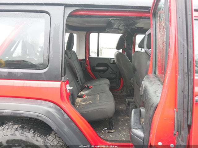 1C4HJXDG1JW183035 Jeep Wrangler Unlimited Sport 4x4
