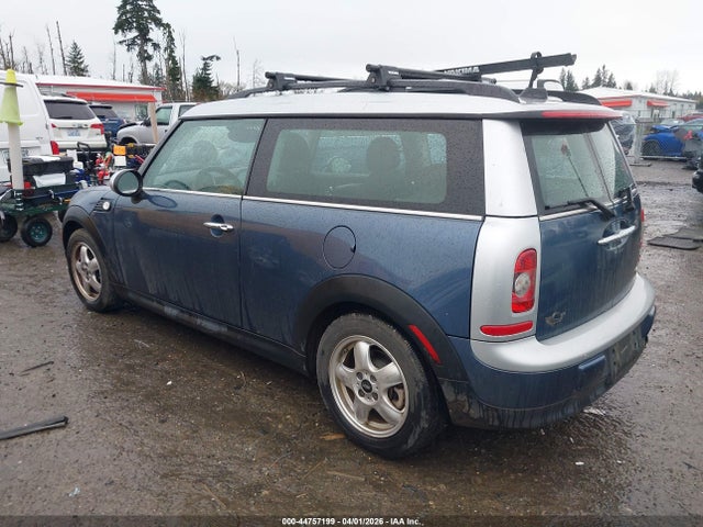 2010 MINI COOPER CLUBMAN WMWML3C5XATX51508 Photo 2