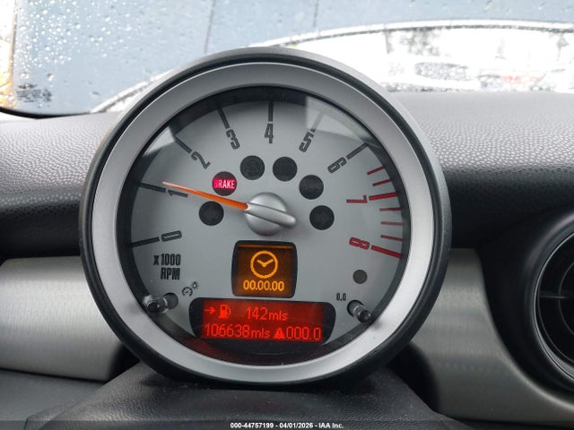 2010 MINI COOPER CLUBMAN WMWML3C5XATX51508 Photo 6