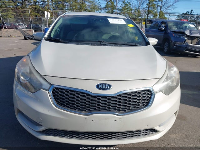 44757230 :رقم المزاد ، KNAFK4A69F5311630 vin ، 2015 Kia Forte Lx مزاد بيع