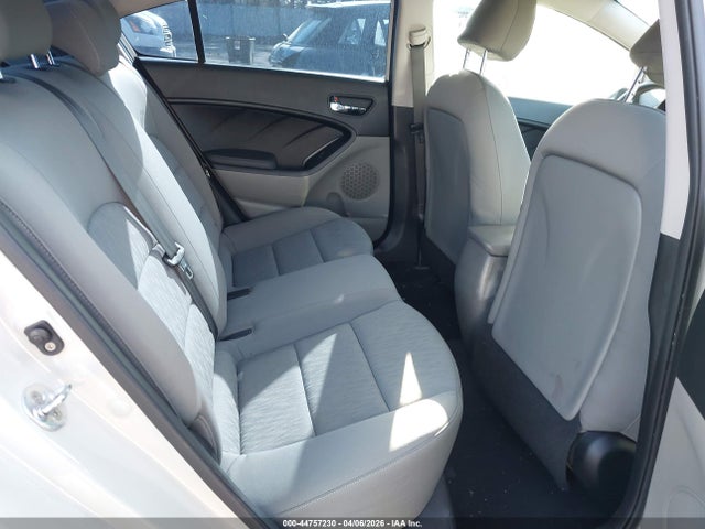 44757230 :رقم المزاد ، KNAFK4A69F5311630 vin ، 2015 Kia Forte Lx مزاد بيع