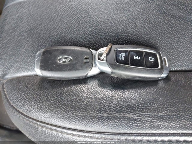 44757233 :رقم المزاد ، 5NMS33AD5LH137927 vin ، 2020 Hyundai Santa Fe Sel مزاد بيع