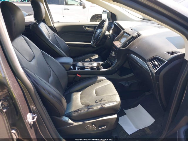 2FMPK3K95KBB96195 Ford Edge Titanium