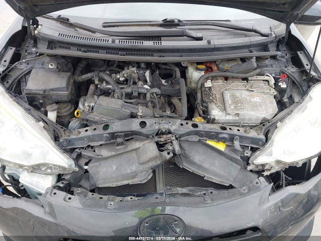 JTDKDTB30E1569373 Toyota Prius C Four
