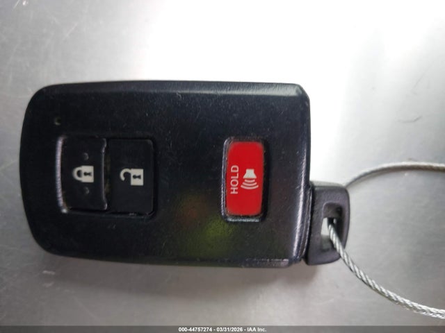 JTDKDTB30E1569373 Toyota Prius C Four