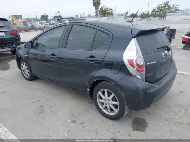 JTDKDTB30E1569373 Toyota Prius C Four