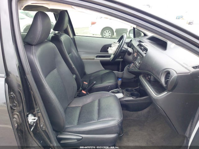 JTDKDTB30E1569373 Toyota Prius C Four