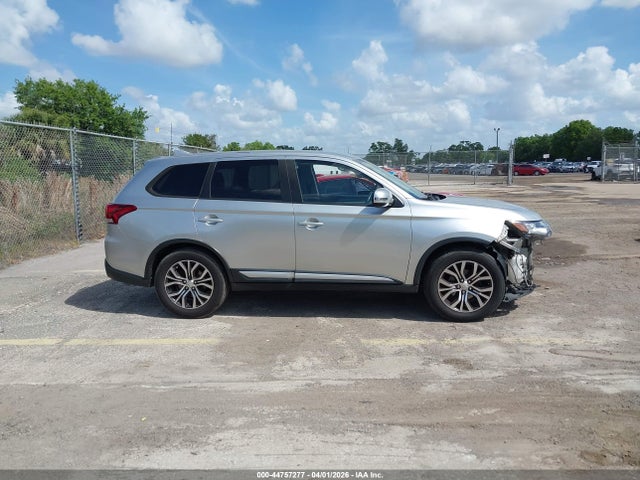 Продаж на аукціоні авто 2018 Mitsubishi Outlander Se, vin: JA4AD3A34JZ002134, номер лоту: 44757277