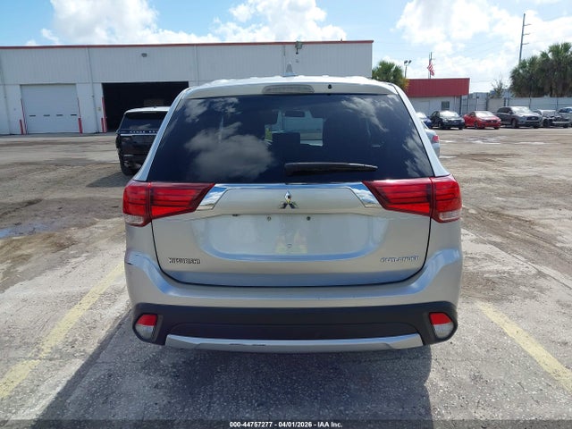 Продаж на аукціоні авто 2018 Mitsubishi Outlander Se, vin: JA4AD3A34JZ002134, номер лоту: 44757277