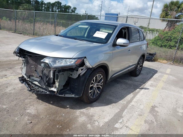 Продаж на аукціоні авто 2018 Mitsubishi Outlander Se, vin: JA4AD3A34JZ002134, номер лоту: 44757277