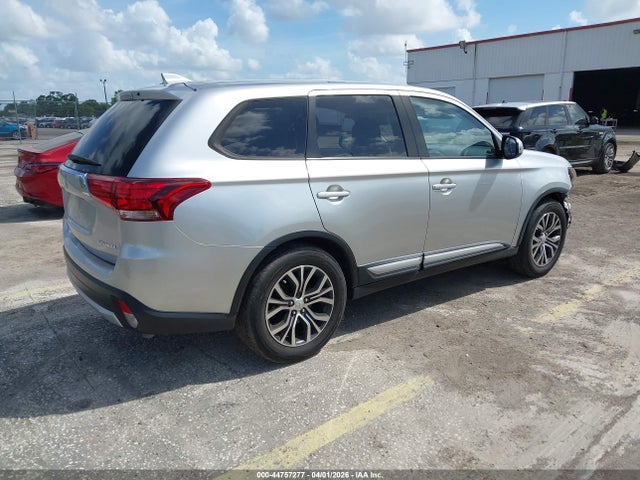 Продаж на аукціоні авто 2018 Mitsubishi Outlander Se, vin: JA4AD3A34JZ002134, номер лоту: 44757277