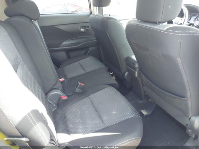 Продаж на аукціоні авто 2018 Mitsubishi Outlander Se, vin: JA4AD3A34JZ002134, номер лоту: 44757277