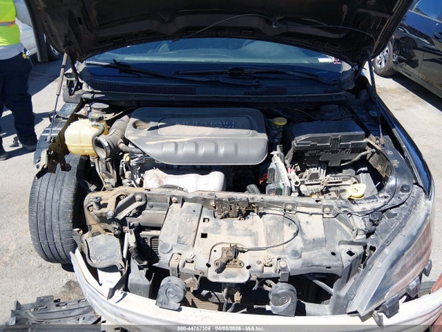 2015 Chrysler 200 Limited მანქანა იყიდება აუქციონზე, vin: 1C3CCCAB0FN734417, აუქციონის ნომერი: 44757306