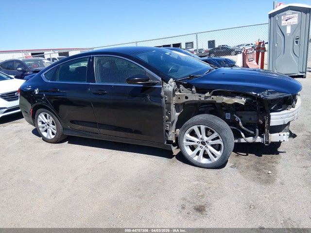 2015 Chrysler 200 Limited მანქანა იყიდება აუქციონზე, vin: 1C3CCCAB0FN734417, აუქციონის ნომერი: 44757306