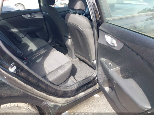 3KPF24AD3NE497122 KIA Forte Lxs
