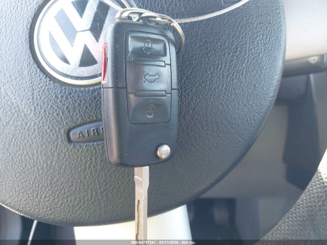 Продаж на аукціоні авто 2004 Volkswagen New Beetle Gl, vin: 3VWBM31YX4M338959, номер лоту: 44757341