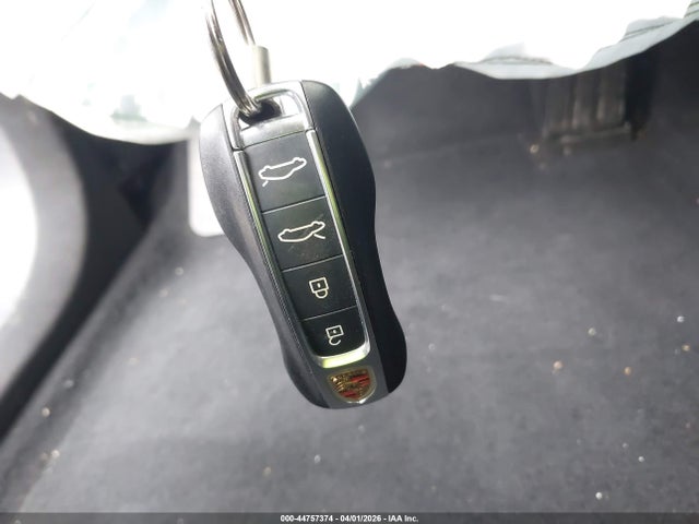 44757374 :رقم المزاد ، WP0AA2Y10NSA13761 vin ، 2022 Porsche Taycan مزاد بيع