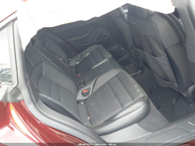 44757374 :رقم المزاد ، WP0AA2Y10NSA13761 vin ، 2022 Porsche Taycan مزاد بيع
