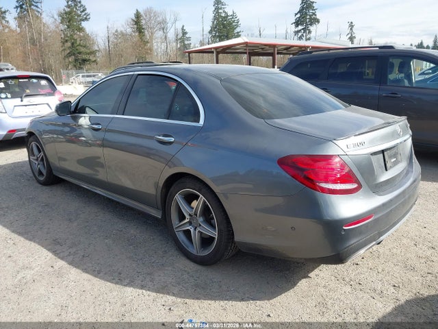 2017 MERCEDES-BENZ E 300 WDDZF4KB7HA076290 Photo 2
