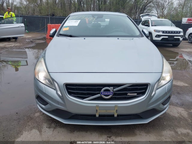 44757389 :رقم المزاد ، YV1902FH5D2233568 vin ، 2013 Volvo S60 T6/t6 Platinum/t6 Premier Plus/t6 R-design/t6 R-design Platinum مزاد بيع