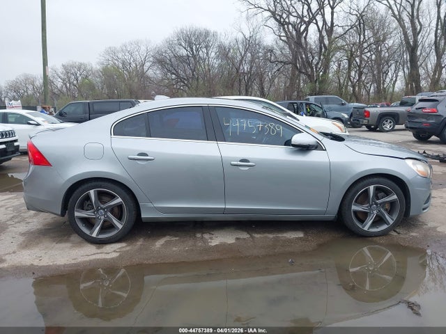 44757389 :رقم المزاد ، YV1902FH5D2233568 vin ، 2013 Volvo S60 T6/t6 Platinum/t6 Premier Plus/t6 R-design/t6 R-design Platinum مزاد بيع