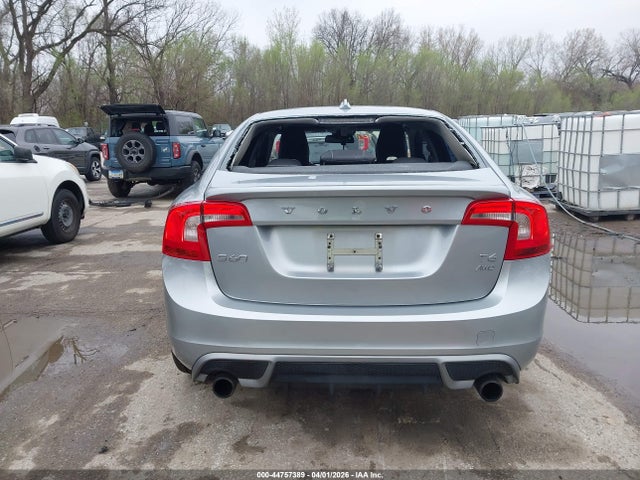 44757389 :رقم المزاد ، YV1902FH5D2233568 vin ، 2013 Volvo S60 T6/t6 Platinum/t6 Premier Plus/t6 R-design/t6 R-design Platinum مزاد بيع