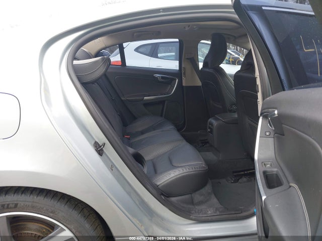 44757389 :رقم المزاد ، YV1902FH5D2233568 vin ، 2013 Volvo S60 T6/t6 Platinum/t6 Premier Plus/t6 R-design/t6 R-design Platinum مزاد بيع