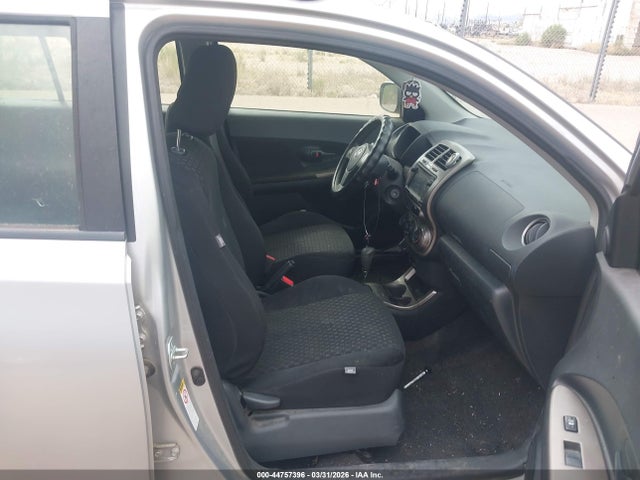 JTKKUPB43E1040721 Scion XD