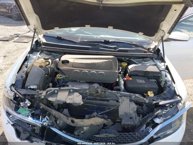 44757418 :رقم المزاد ، 1C3CCCABXFN756635 vin ، 2015 Chrysler 200 Limited مزاد بيع