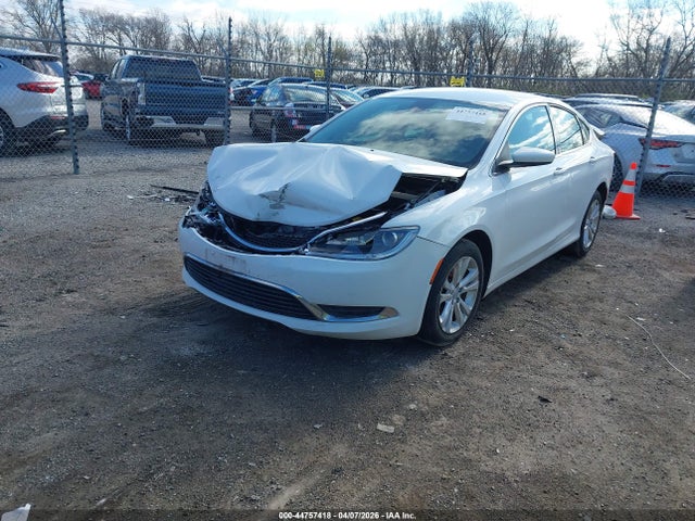 44757418 :رقم المزاد ، 1C3CCCABXFN756635 vin ، 2015 Chrysler 200 Limited مزاد بيع