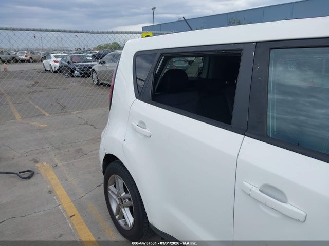 44757531 :رقم المزاد ، KNDJP3A59H7412206 vin ، 2017 Kia Soul + مزاد بيع